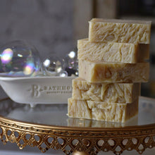 Load image into Gallery viewer, Gentle Exfoliating Oat Milk Honey and Oats Bar